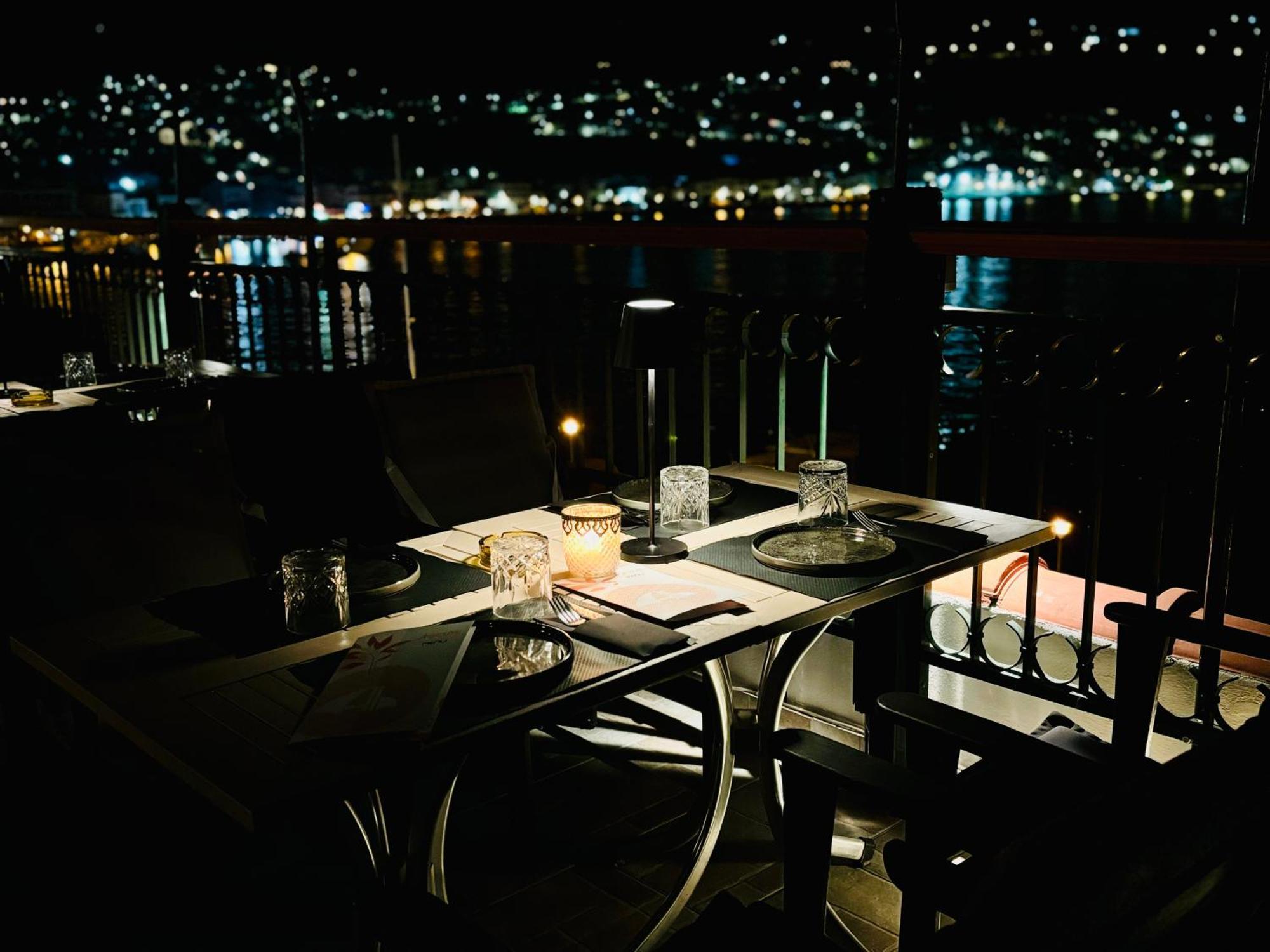 Aeolis Hotel Samos Town Exteriör bild