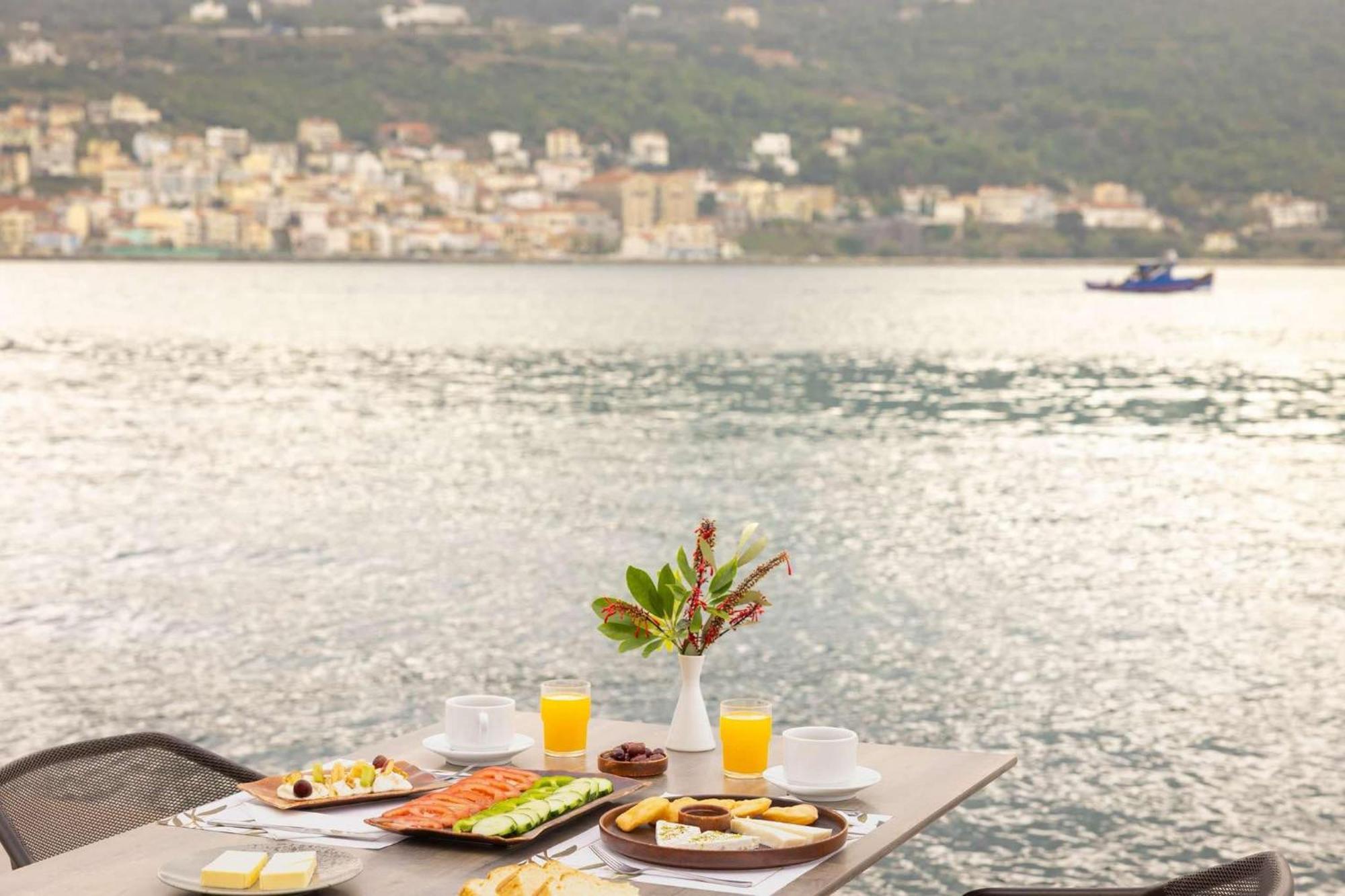 Aeolis Hotel Samos Town Exteriör bild